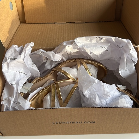 Le Chateau Gold Strappy Ankle Strap High Heel Sandals, new - Picture 7 of 7